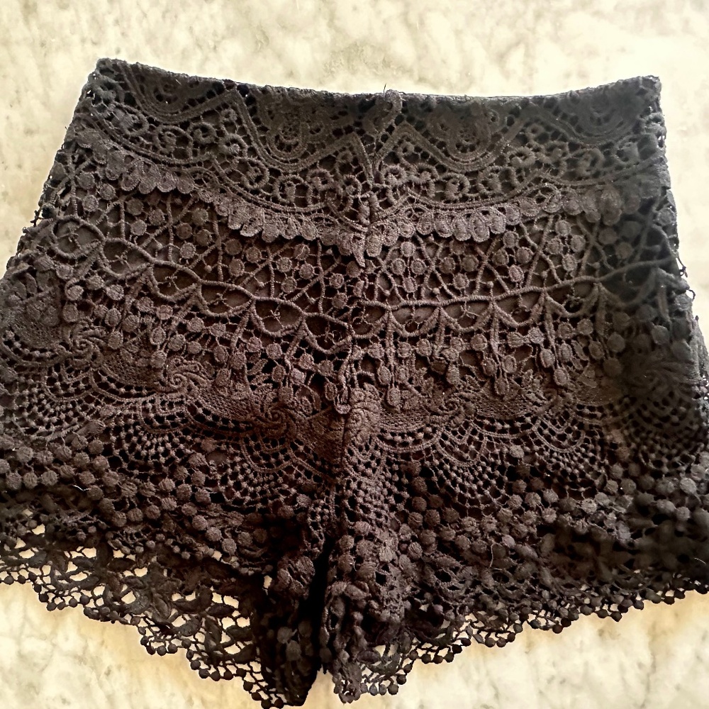 Kimchi Blue Black Lacy Shorts, Size 4